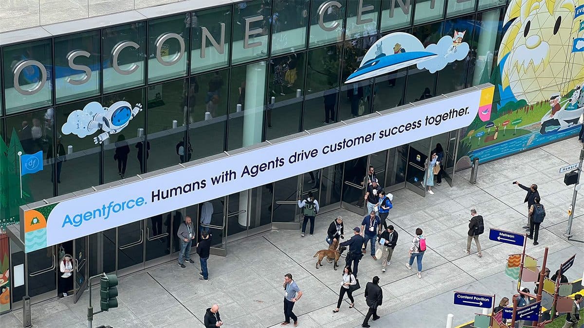 Dreamforce 2024 at Moscone Center featuring Salesforce's Agentforce, emphasizing AI-driven customer success with human collaboration